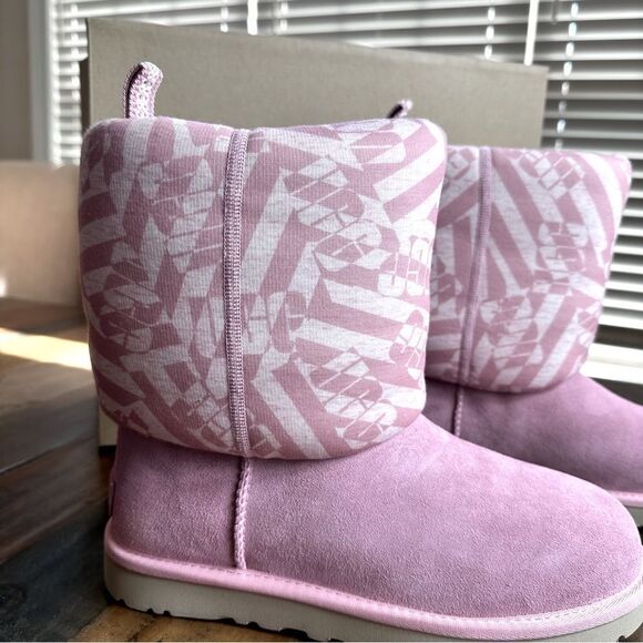 UGG CLASSIC Short Jersey Stripe Boot - Picture 3 of 6